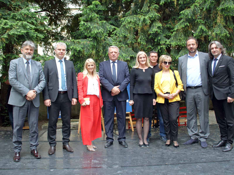 Prve marke na svijetu u povodu obilježavanja Svjetskog dana oboljelih od upalnih bolesti crijeva (IBD)