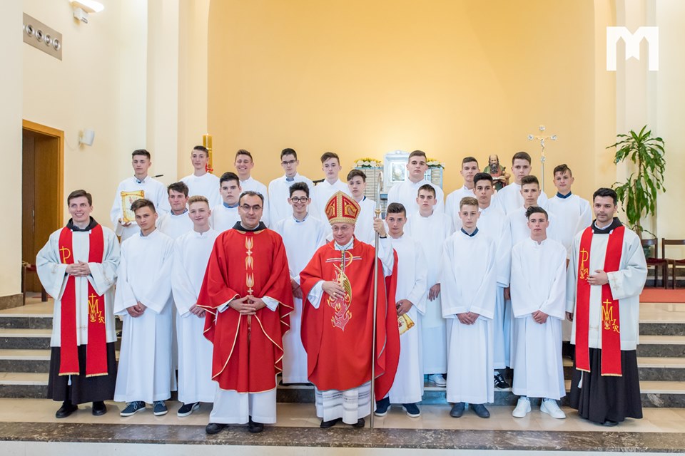 Nuncij Pezzuto krizmao 57 mladih iz župe Međugorje