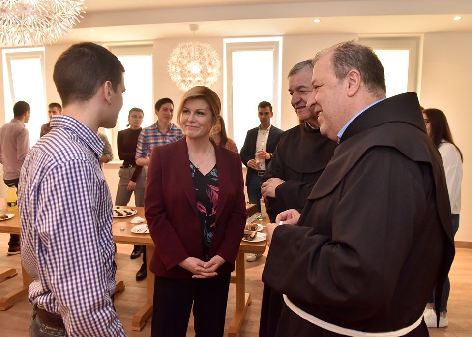 Predsjednica Grabar-Kitarović danas posjetila Dompes u Mostaru