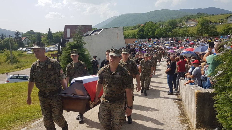 U Bikošima upriličen ukop 16 Hrvata koje su ubili pripadnici tzv. Armije BiH 1993. godine