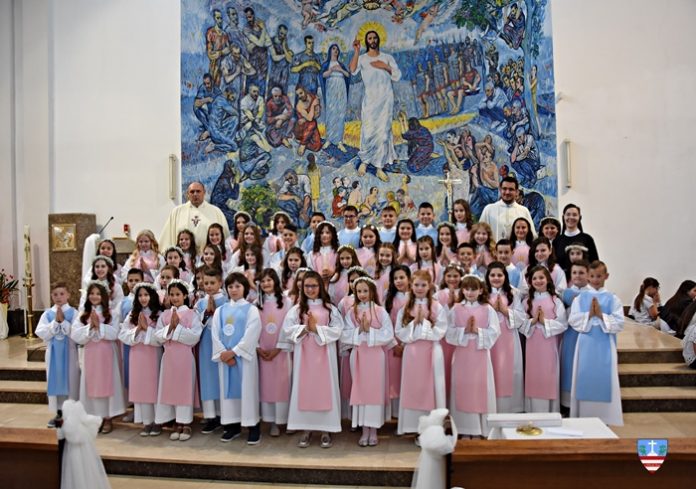 Fra Goran Azinović pozvao prvopričesnike da hode kroz život s Isusom