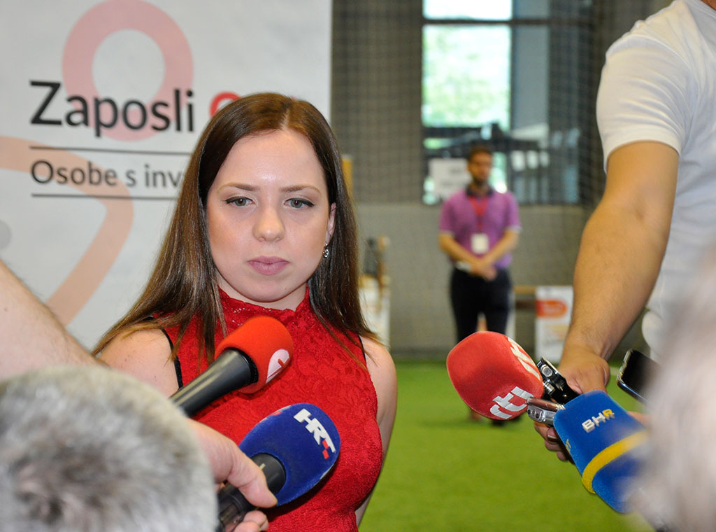 FOTO: Prvi sajam zapošljavanja osoba s invaliditetom u BiH održan u Mostaru