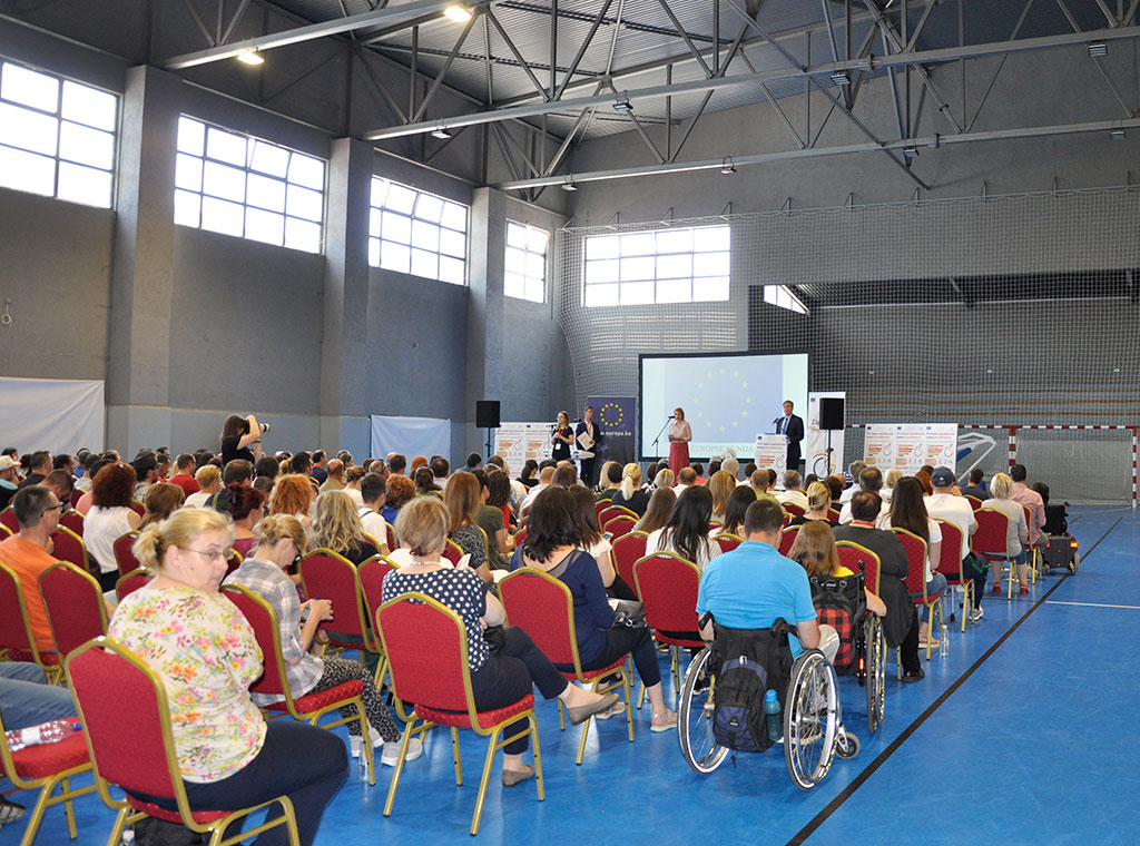 FOTO: Prvi sajam zapošljavanja osoba s invaliditetom u BiH održan u Mostaru