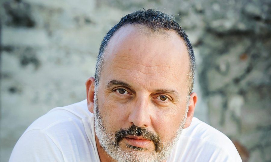 Tony Centinski vas poziva na koncert u Mostaru: BIT ĆE ZABAVNO, VESELO, EMOTIVNO