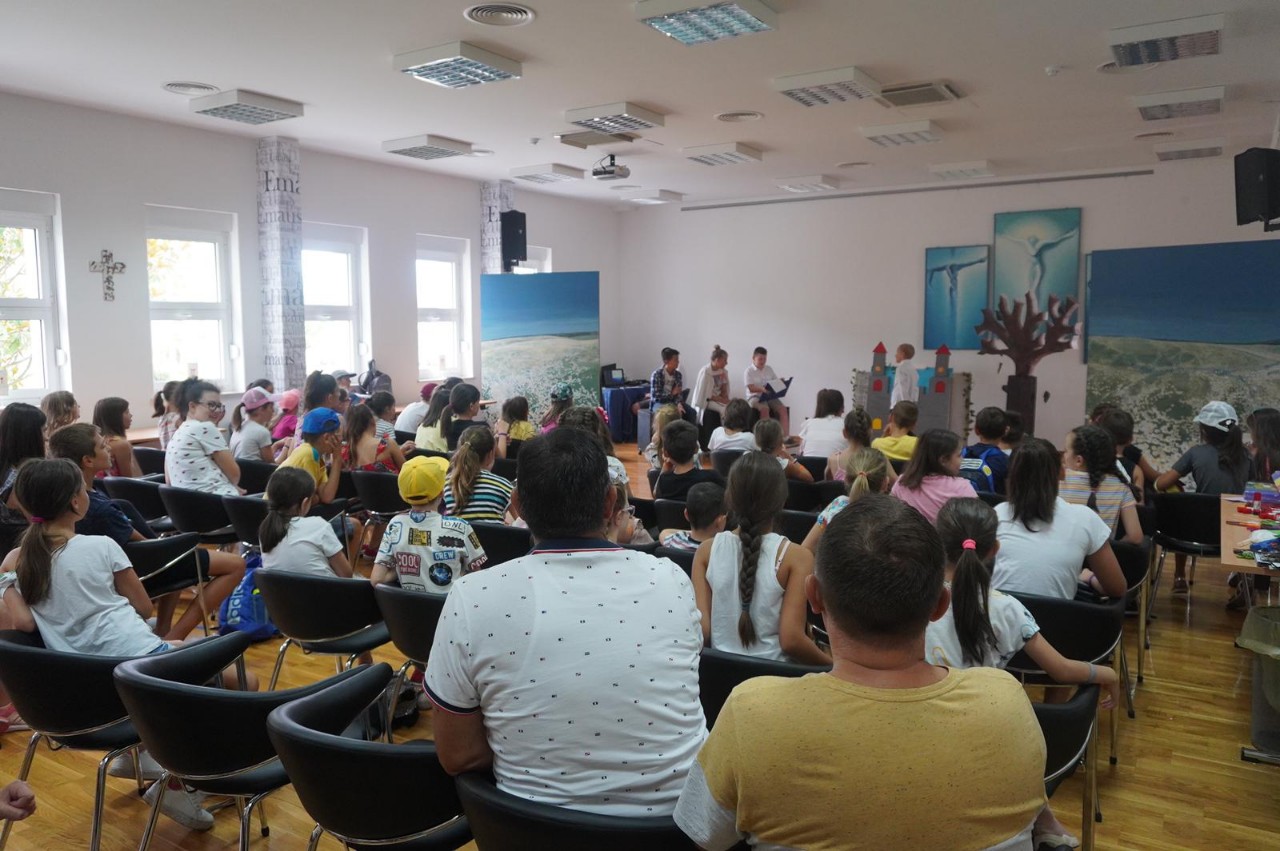 FOTO: Mini turneja mladih glumaca iz Gradnića