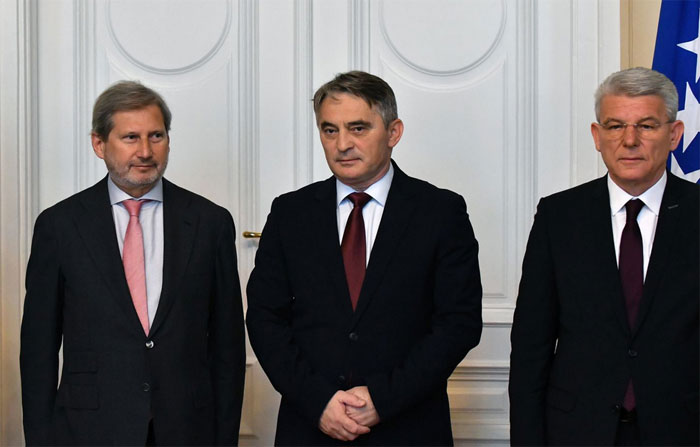 PADAJU MASKE: Dvojica bošnjačkih članova Predsjedništva BiH odbili sastanak sa Hahnom