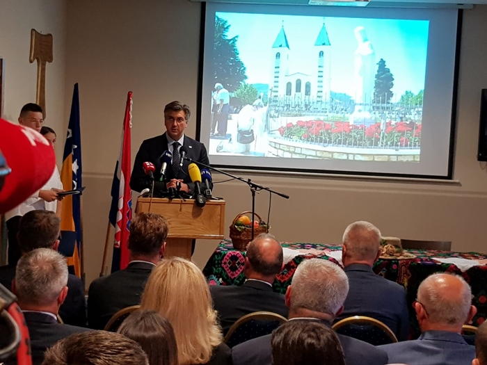 Potpisan ugovor: Pola milijuna kuna za izgradnju športske dvorane OŠ Bijakovići