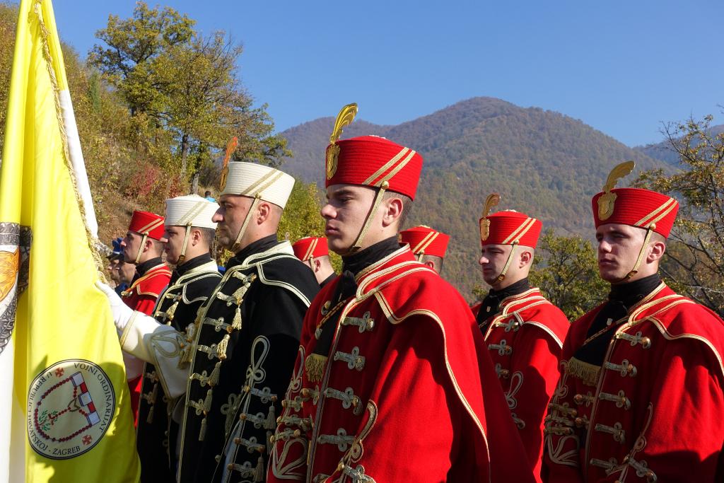 FOTO: Brojni sudionici na Molitvenom danu za Domovinu na Bobovcu