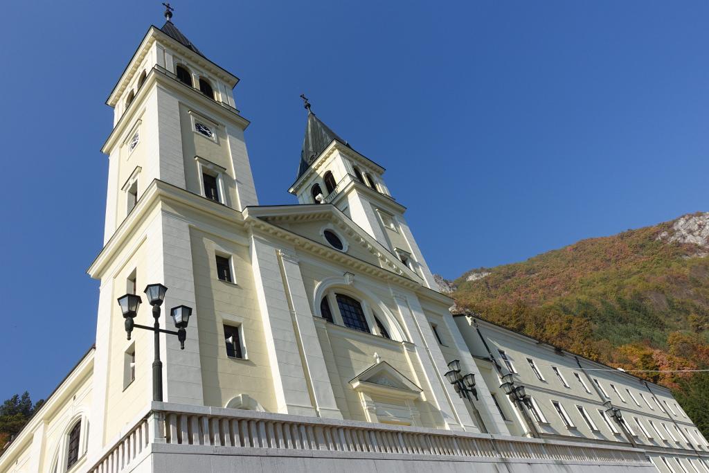 FOTO: Brojni sudionici na Molitvenom danu za Domovinu na Bobovcu