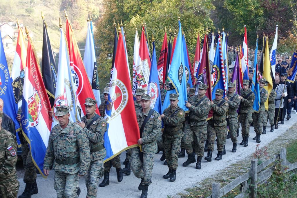 FOTO: Brojni sudionici na Molitvenom danu za Domovinu na Bobovcu