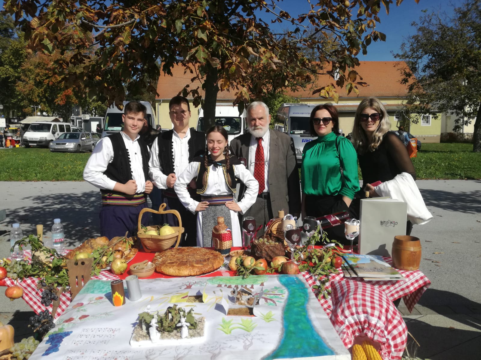 FOTO: Srednja škola Čitluk sudjelovala na svehrvatskoj smotri “Dani kruha – dani zahvalnosti za plodove zemlje” u Kutini