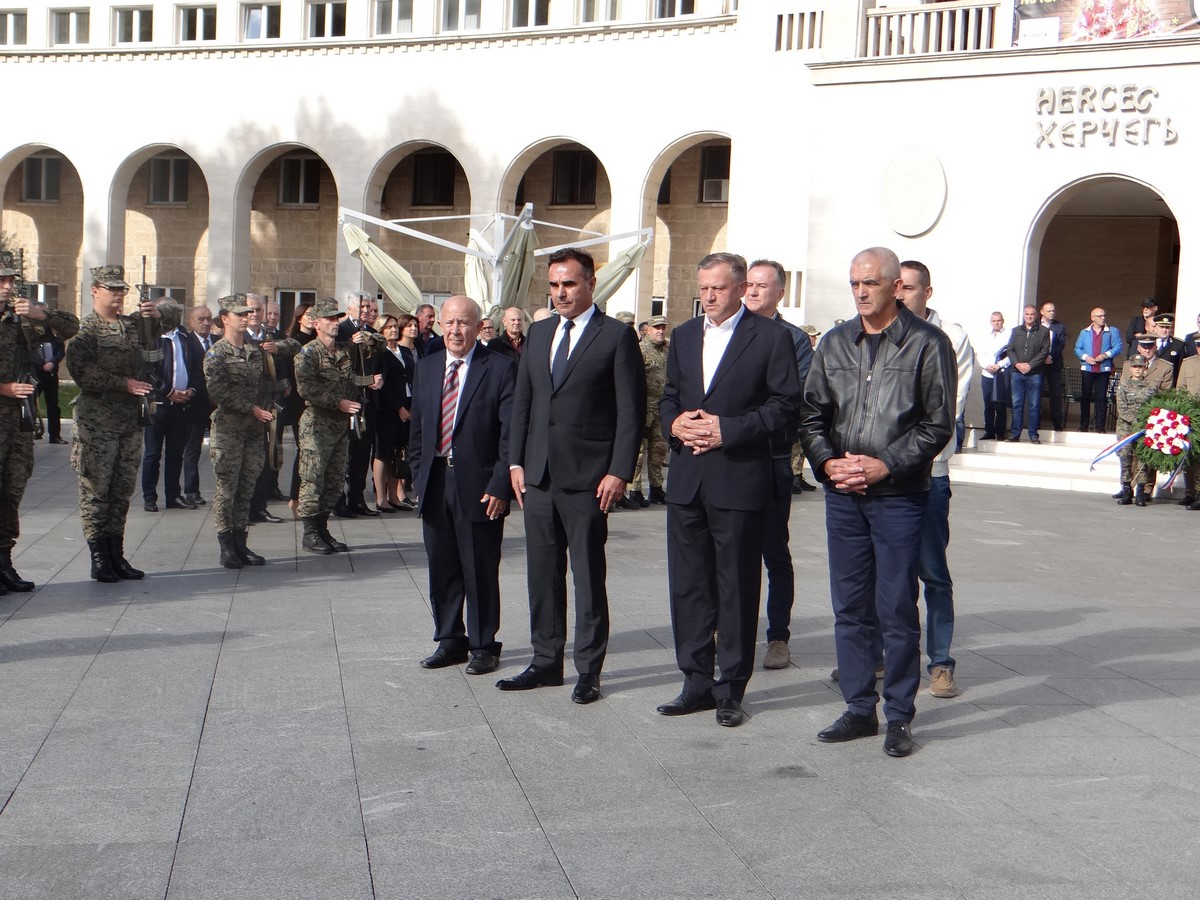 FOTO: Izaslanstvo Hrvatskog narodnog sabora obilježilo blagdan Svih svetih i Dušni dan