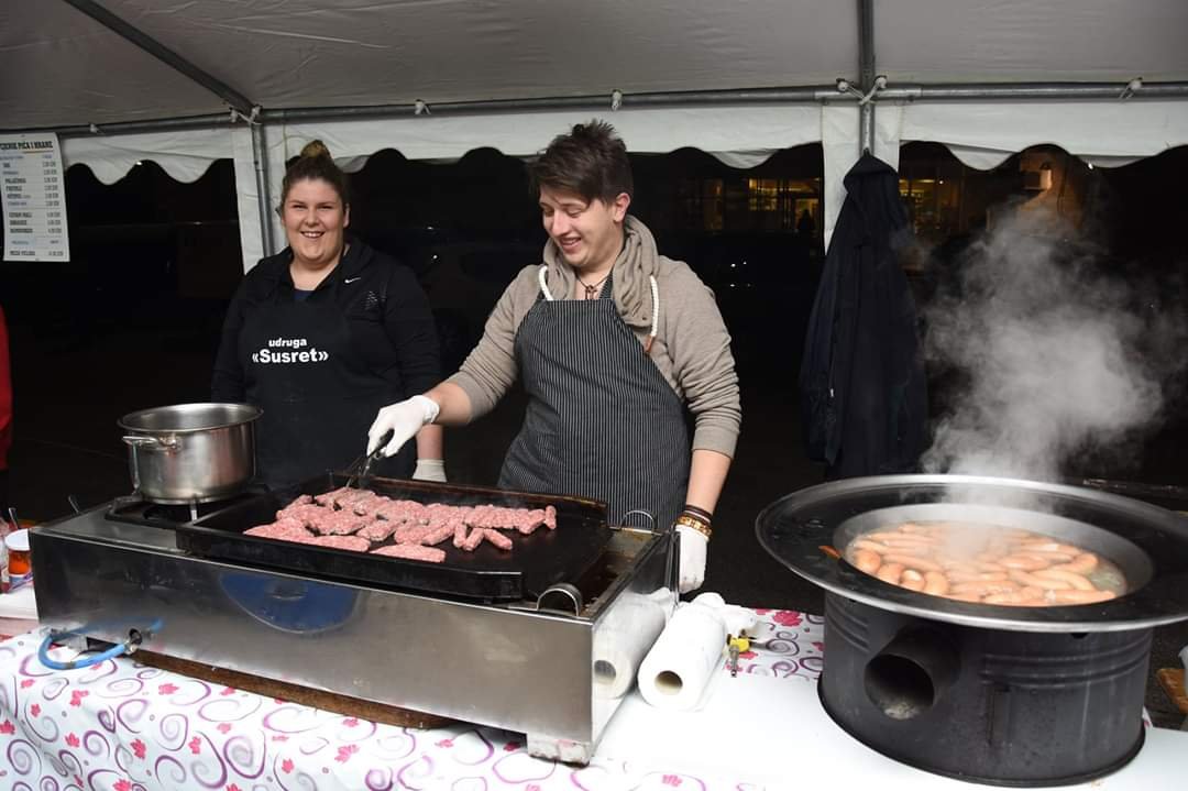 U Čitluku se održava Božićni sajam “Ususret Božiću”