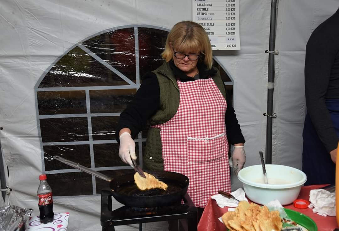 U Čitluku se održava Božićni sajam “Ususret Božiću”