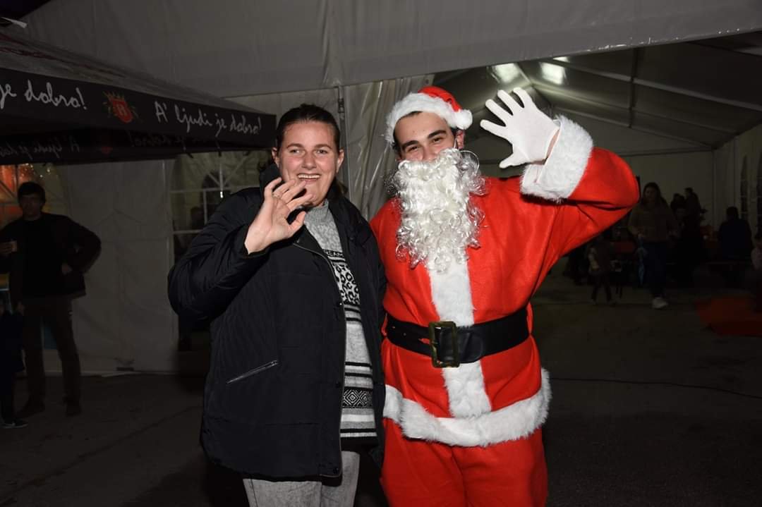 U Čitluku se održava Božićni sajam “Ususret Božiću”