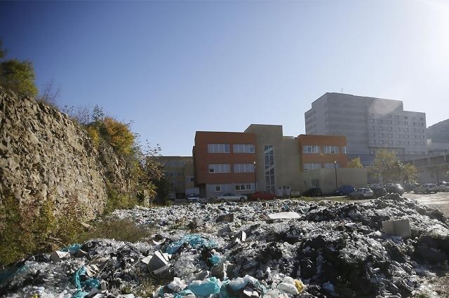 MOSTAR: S Bijelog Brijega se cijedi bolnički otpad