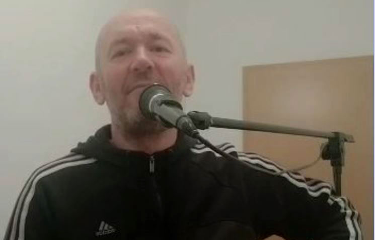 VIDEO Jordan Odak obradio pjesmu Željka Bebeka, posvetio je fenomelanom Marinu Šegi