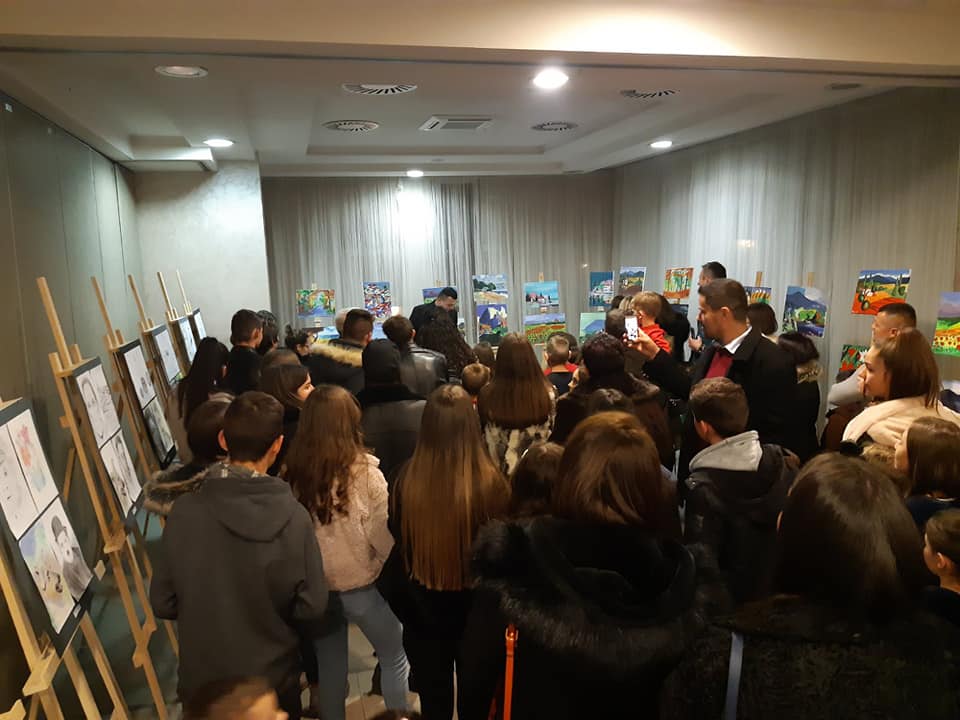 U Čitluku otvorena izložba radova polaznika tečaja crtanja i slikanja pod vodstvom Vilima Parića
