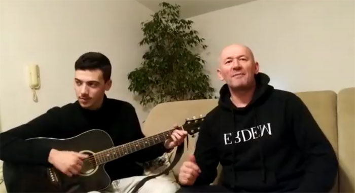 VIDEO Karlo i Jordan Odak pjesmom proslavili pobjedu Hrvatske nad Njemačkom