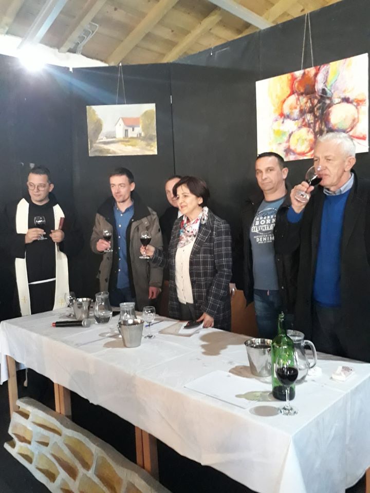 FOTO: Kušanje mladoga vina održano u najstarijem podrumu u BiH