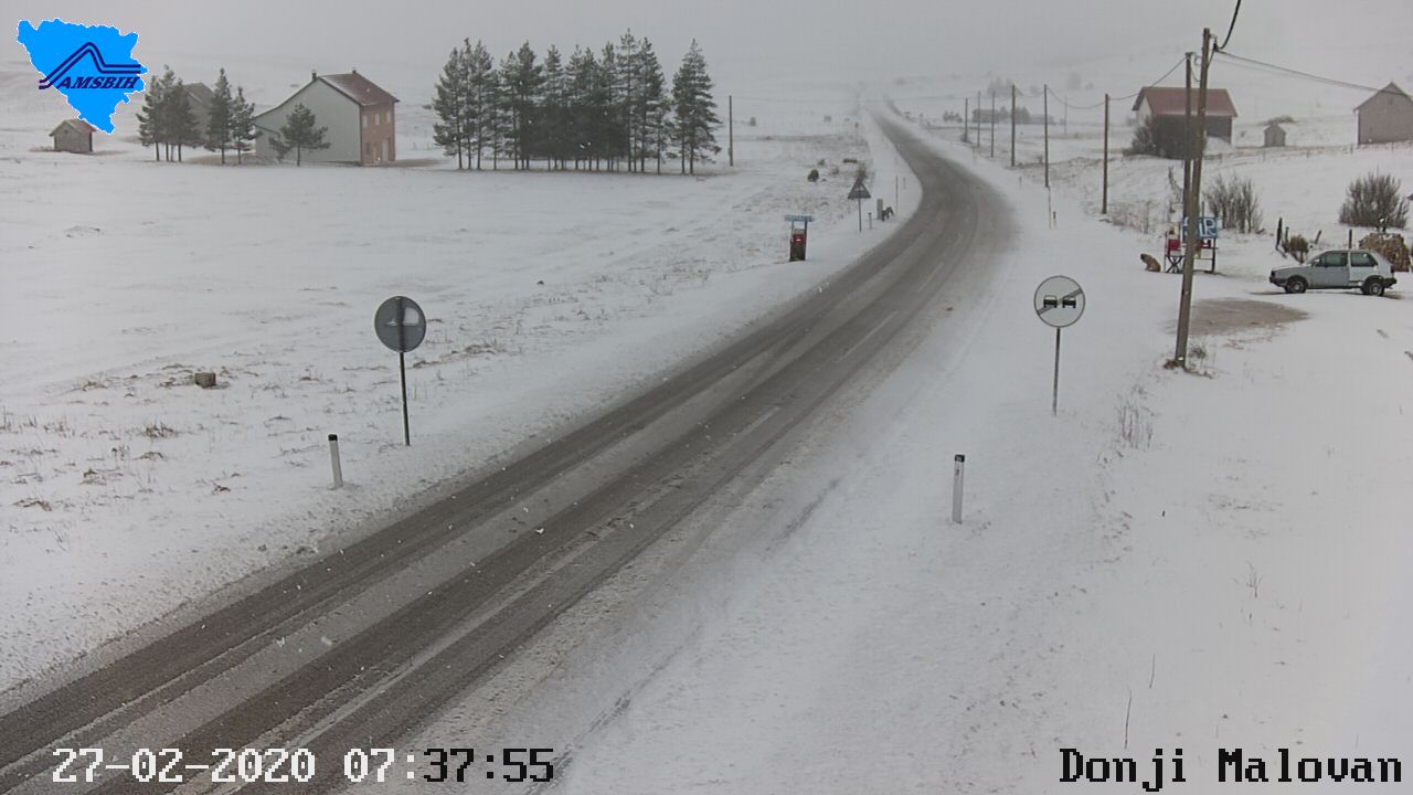 Na put ne krećite bez zimske opreme, zbog snijega otežano prometovanje u unutrašnjosti zemlje