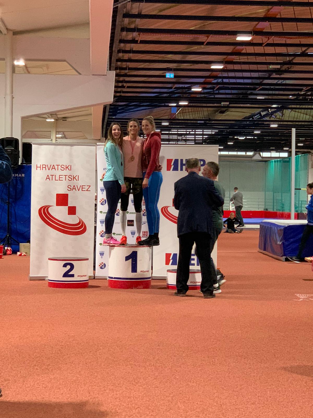 FOTO: Lucia Ćurković dvostruka državna juniorska prvakinja u disciplinama skok u dalj i troskok