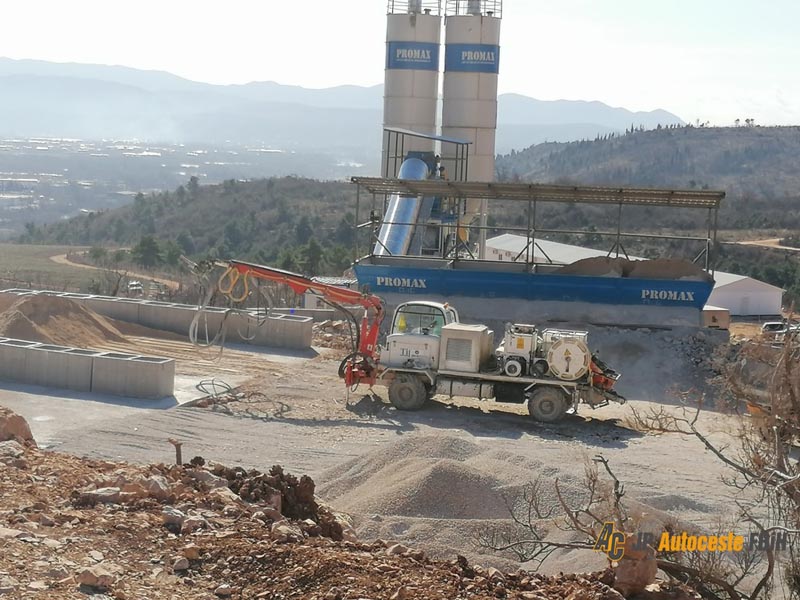 FOTO: Pogledajte kako napreduju radovi na izgradnji autoceste od Zvirovića prema Počitelju