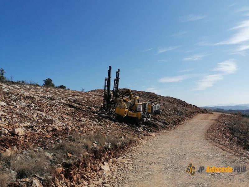 FOTO: Pogledajte kako napreduju radovi na izgradnji autoceste od Zvirovića prema Počitelju