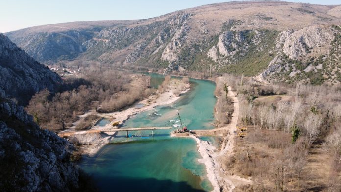 FOTO/VIDEO | Izgrađen most preko Neretve između Počitelja i Ševaša