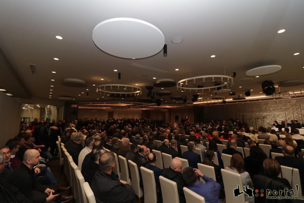 FOTO: U Ljubuškom upriličeno predstavljanje knjiga Valentina Ćorića