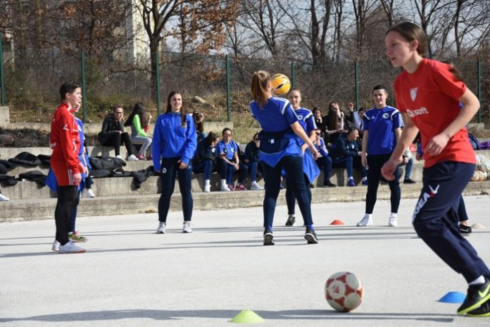 U SŠ dr. fra Slavka Barbarića održana prezentacija ženskog nogometa