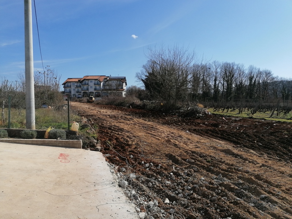 FOTO Pogledajte kako teku radovi na rehabilitaciji regionalne ceste od Miletine do Atlasa