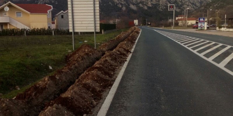 U tijeku radovi na postavljanju rasvjete na raskrižju u Žitomislićima