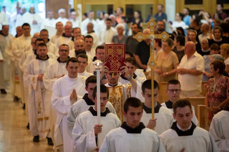 Za svećenike zaređeni fra Zlatko Ćorić, fra Renato Galić, fra Stipe Rotim i fra Lovro Šimić