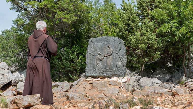 Tjedan molitve za svećenike