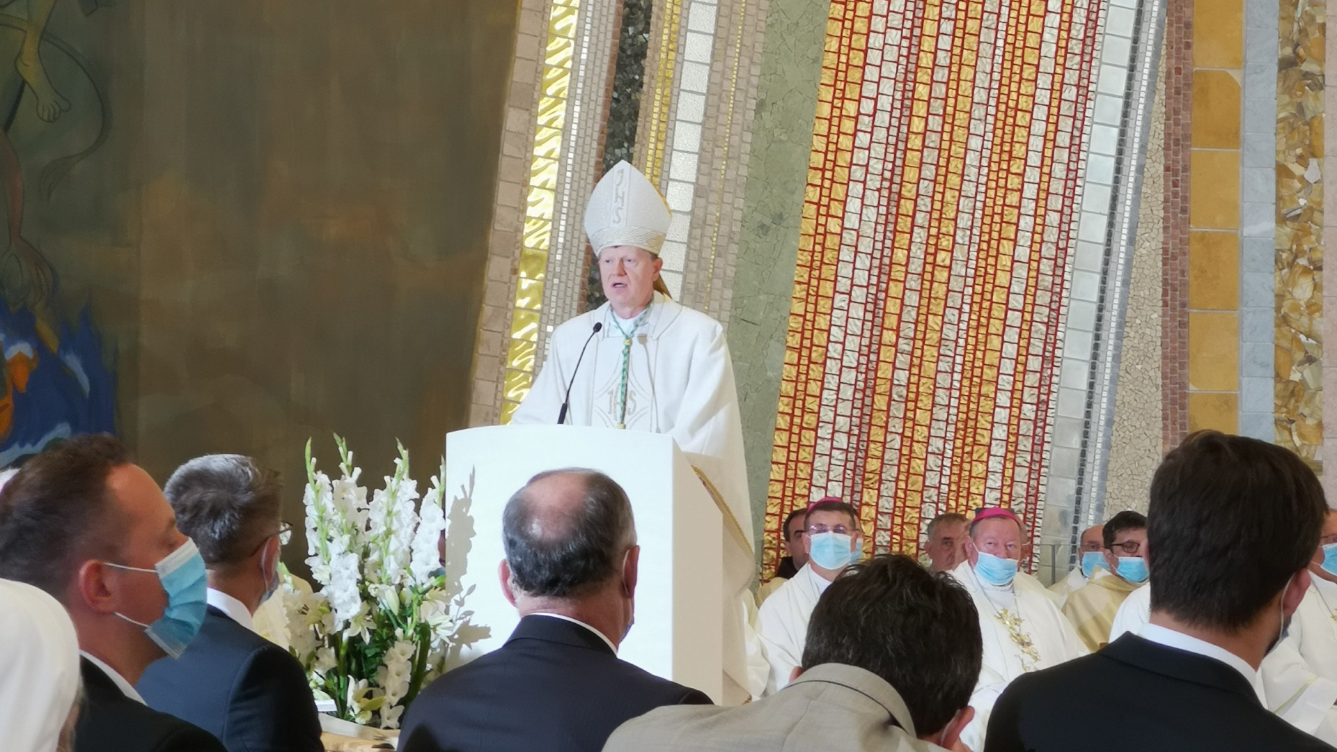 Mons. Jozić zaređen za nadbiskupa: Svetu misu prikazao za mladića koji je poginuo u prometnoj nesreći u kojoj je i sam sudjelovao