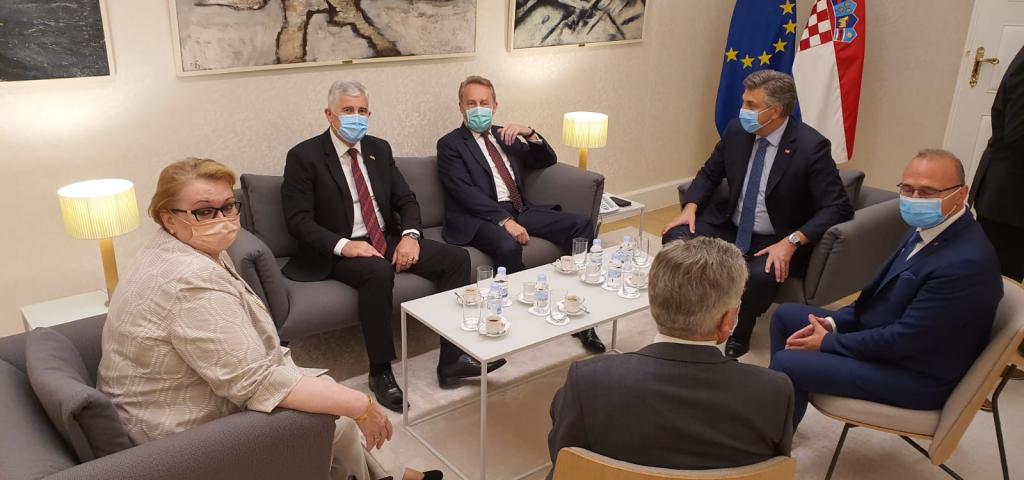 O čemu su Čović i Izetbegović sinoć razovarali s Plenkovićem