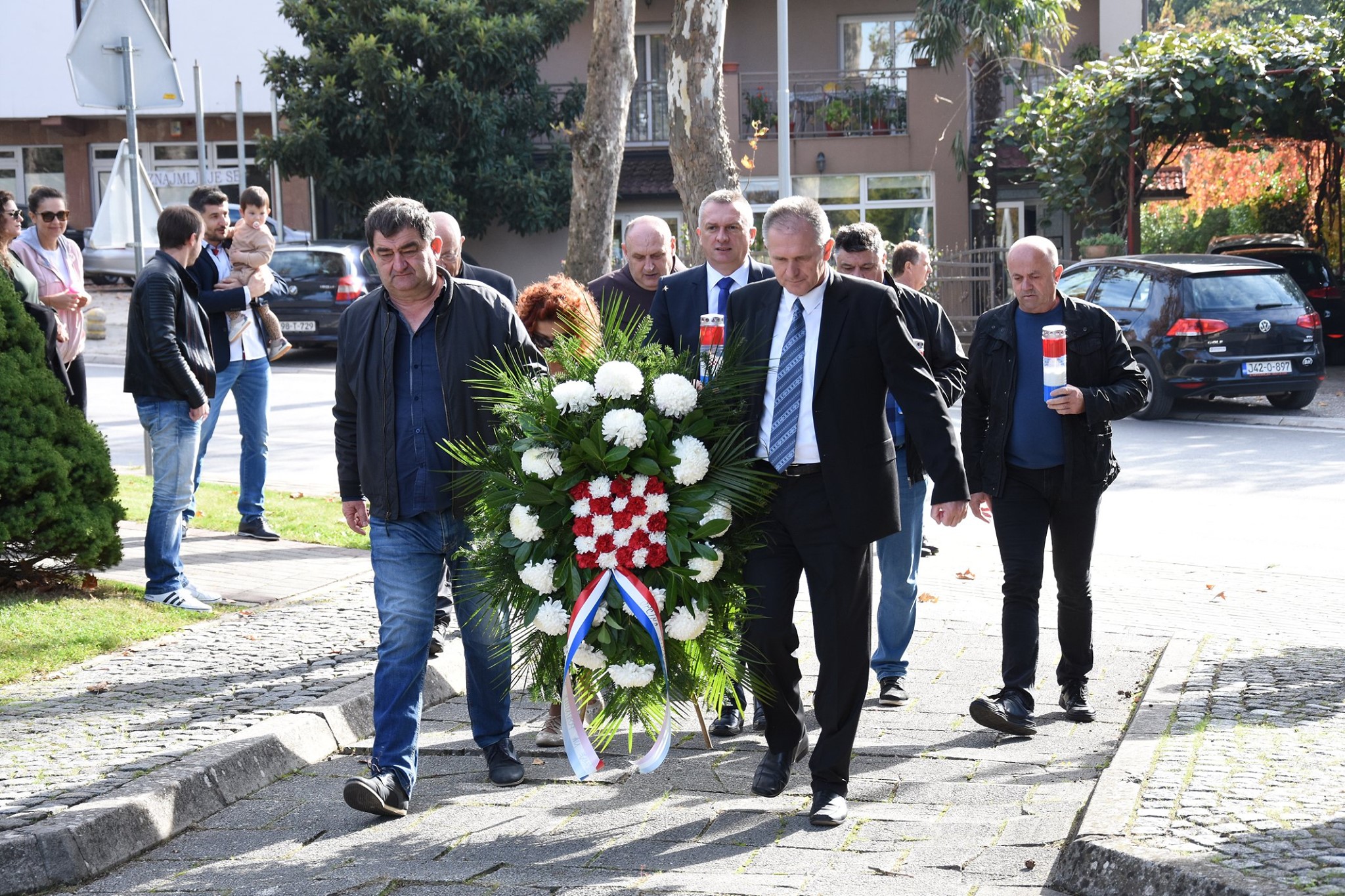 Uoči Svih svetih odana počast poginulim i umrlim braniteljima Brotnja