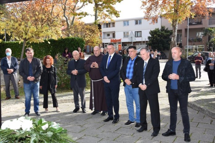 Uoči Svih svetih odana počast poginulim i umrlim braniteljima Brotnja