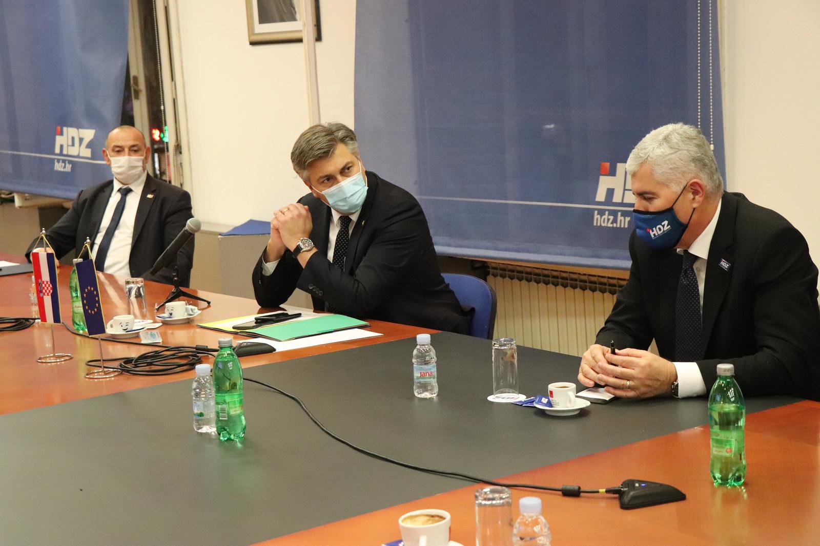 Čović u Zagrebu na sjednici Predsjedništva i Nacionalnog vijeća HDZ-a Republike Hrvatske