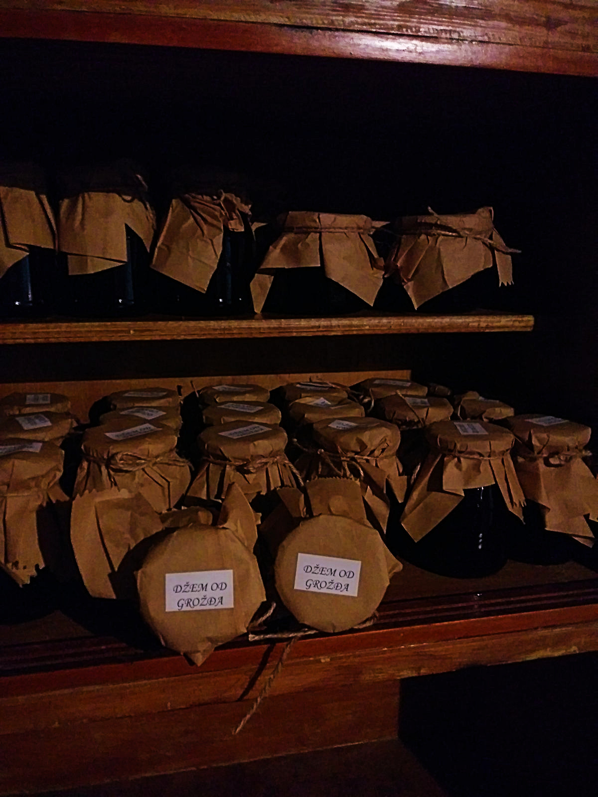 OPG Bašča: Pekmez od grožđa, suhe smokve, ćupter, maslinovo ulje, vino, rakija…