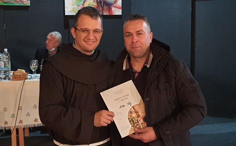 FOTO: U Gradnićima održano drugo po redu kušanje mladog vina