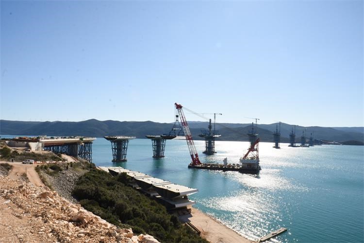 Plenković: Pelješki most bit će spojen do kraja godine!