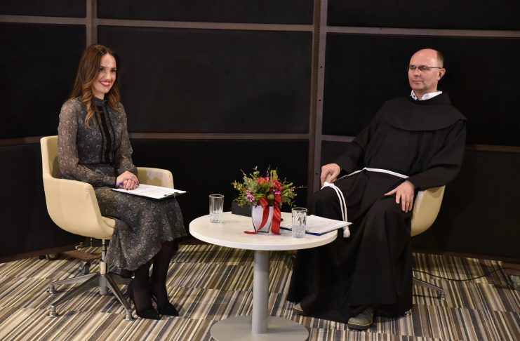 Nesvakidašnji jubilej na Radiopostaji Mir Međugorje: Emitirana tisućita emisija fra Marija Knezovića