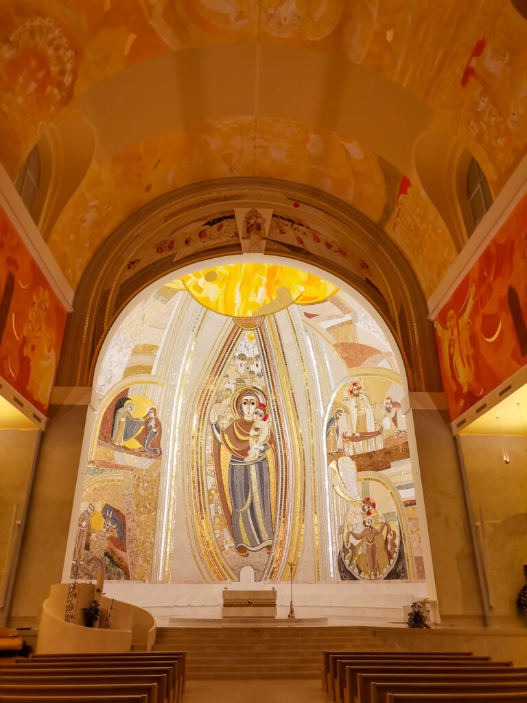 Predivan mozaik krasi crkvu svetih Petra i Pavla u Mostaru