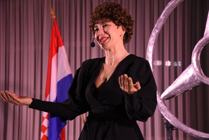 „Vla Vla Vlajland cabaret“ nasmijao publiku u Čitluku