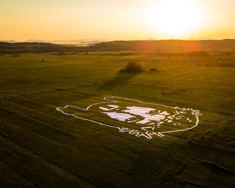 FOTO-VIDEO: Broćanske umjetnice u Čitlučkom polju izradile lik Isusa veličine 75×55 metara
