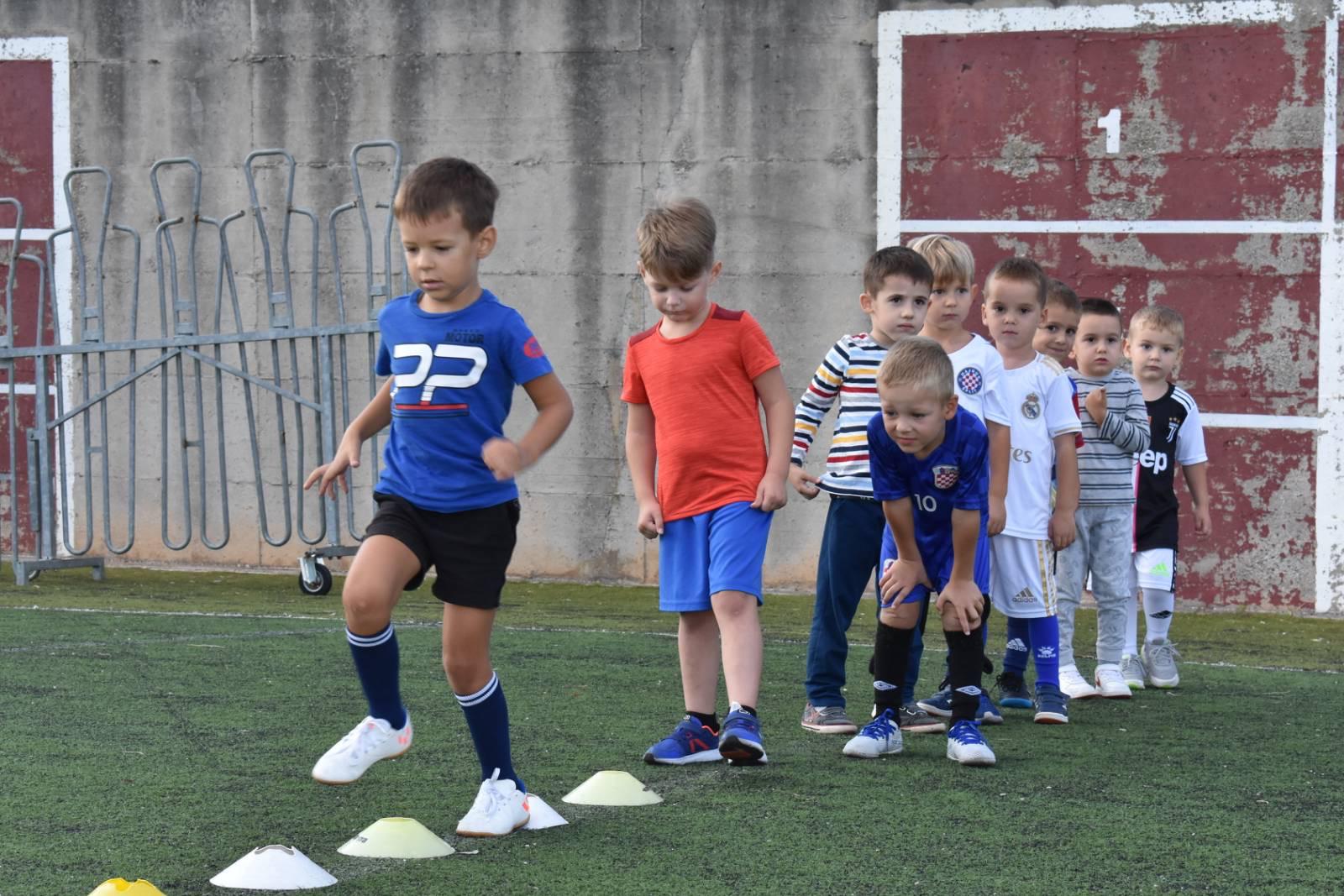 Marko Bencun svoje bogato nogometno iskustvo i znanje prenosi na mlađe uzraste