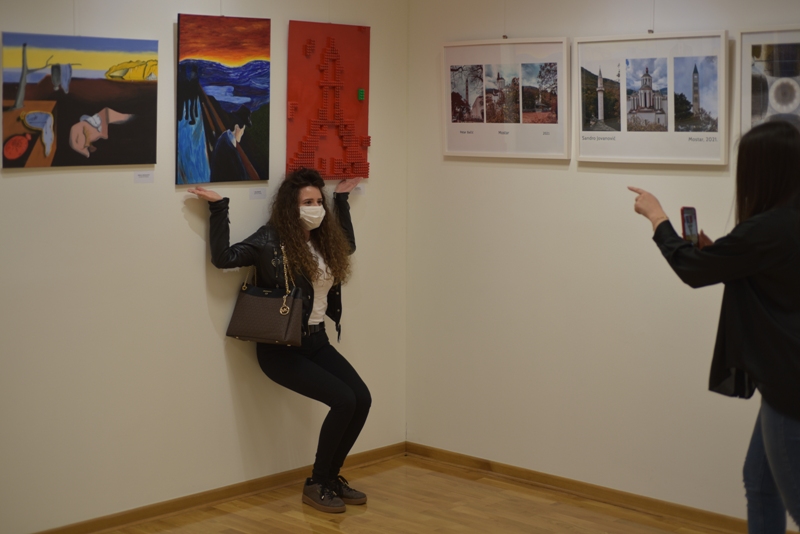 FOTO: Svečano otvorena galerija Visoke škole “Logos centar” u Mostaru