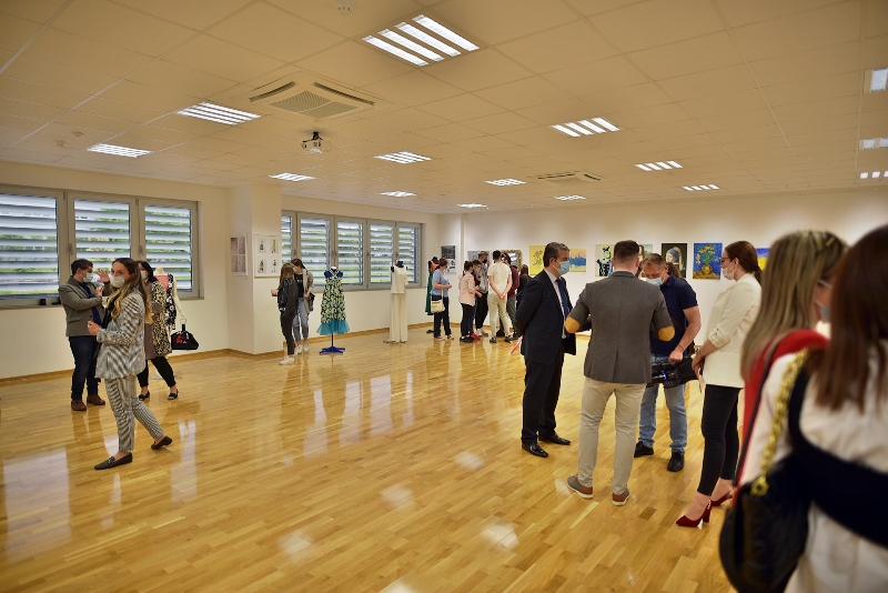 FOTO: Svečano otvorena galerija Visoke škole “Logos centar” u Mostaru